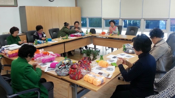 (복지e데일리) 희망을 뜨게질하는 